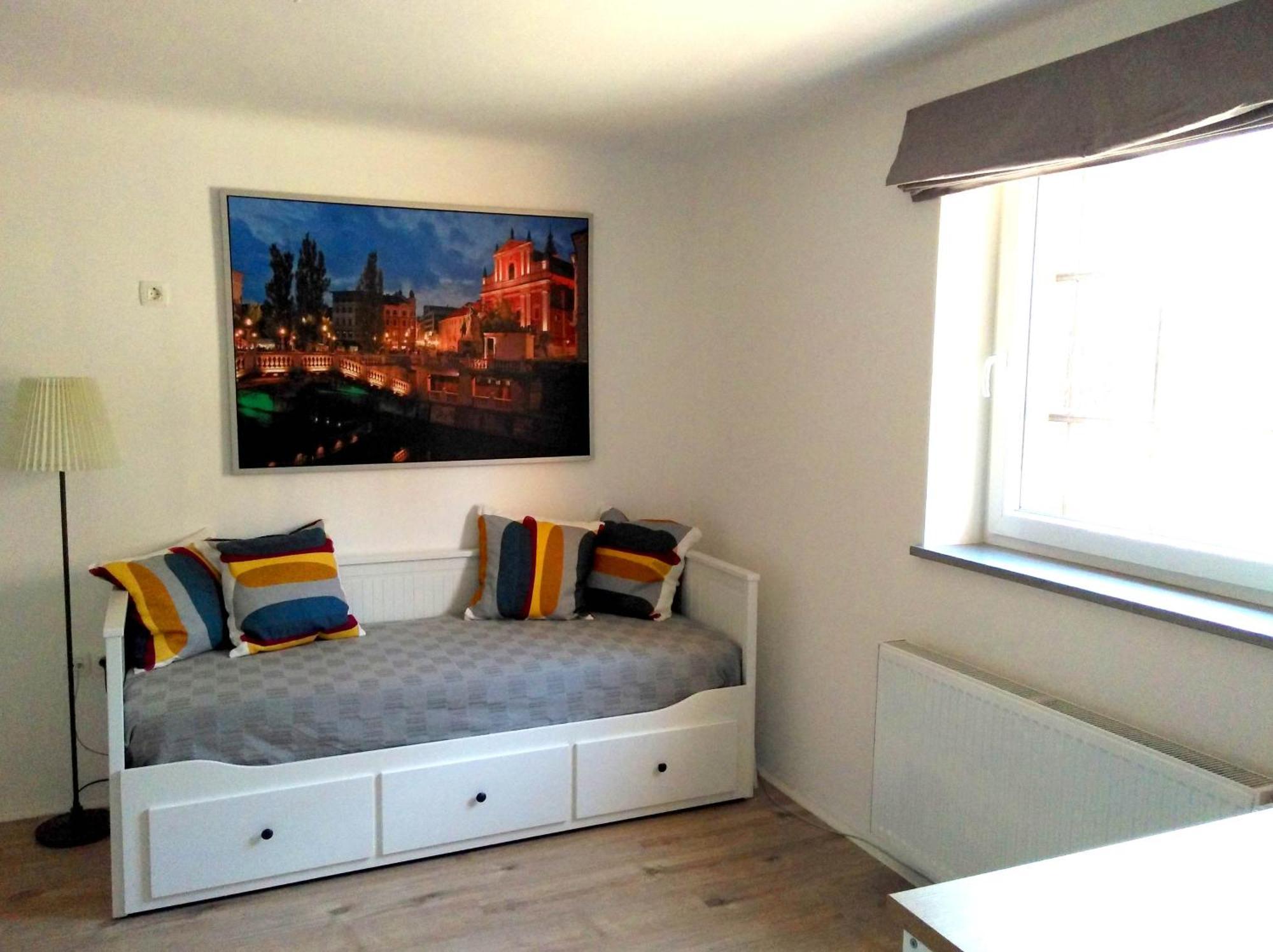 Apartment Tomc Любляна Экстерьер фото